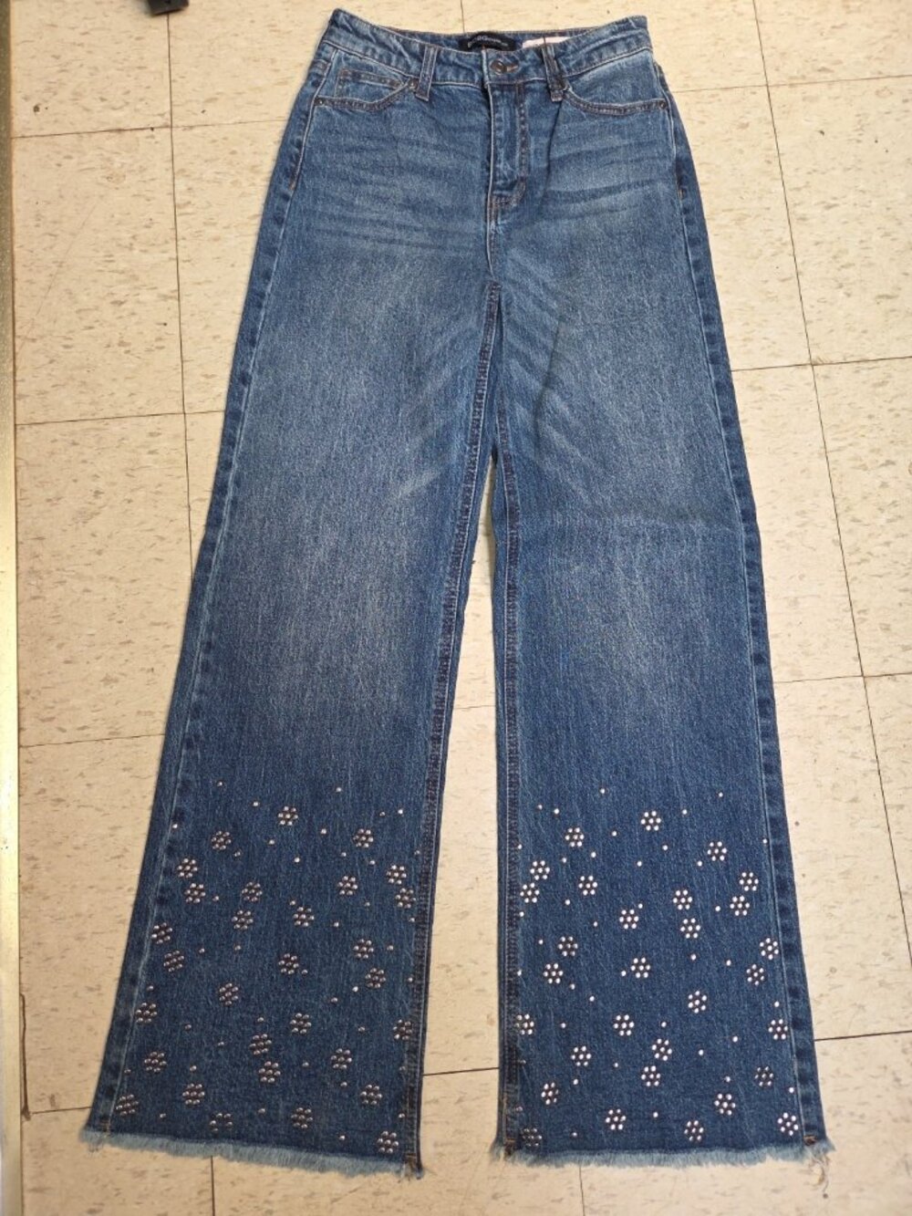 BCBGeneration  Woman 1 X 25 Blue Ultra High Rise Wide Leg Jeans Studded Hem NWOT